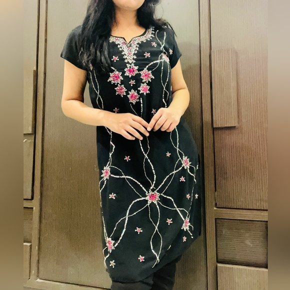 Black heavy work chudidar suit set - Picture 7 of 7